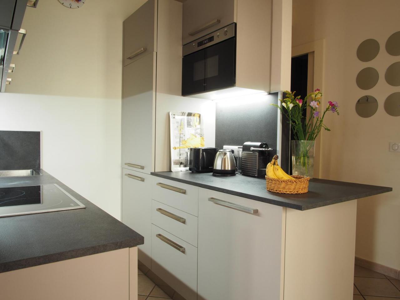 Centre - With Balcony And Stunning Sea View! Appartement