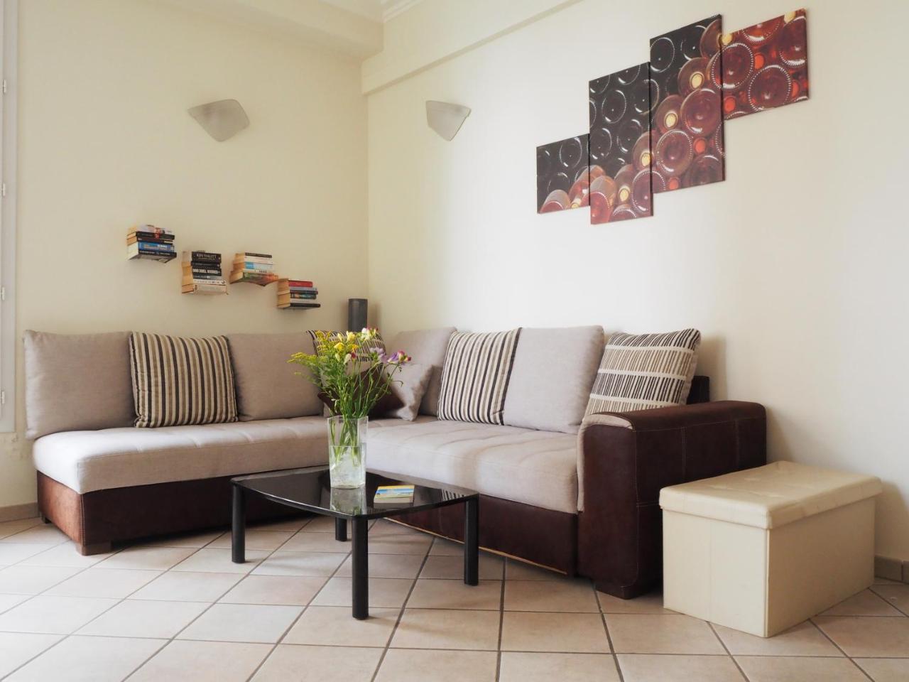 Centre - With Balcony And Stunning Sea View! Nice